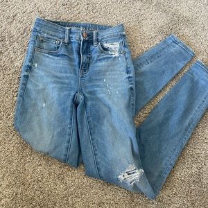 Women’s American eagle ripped skinny jeans